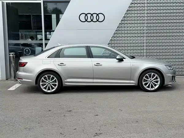 Audi A4L 2019