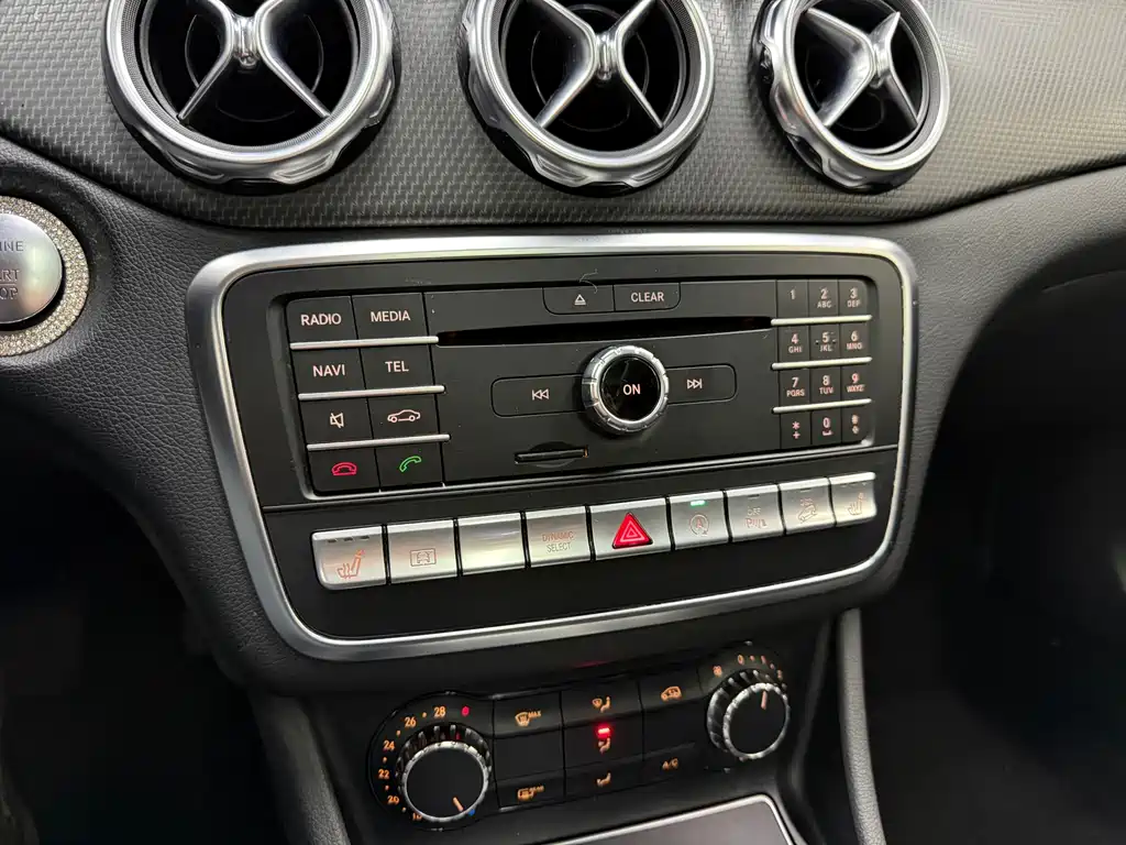 Mercedes-Benz GLA 2018 — фото 16