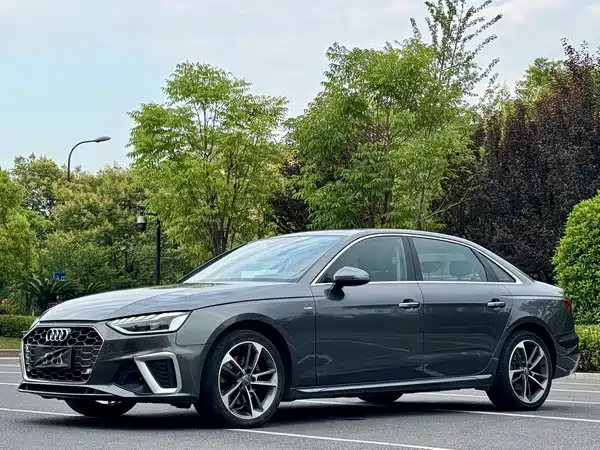 Audi A4L 2020