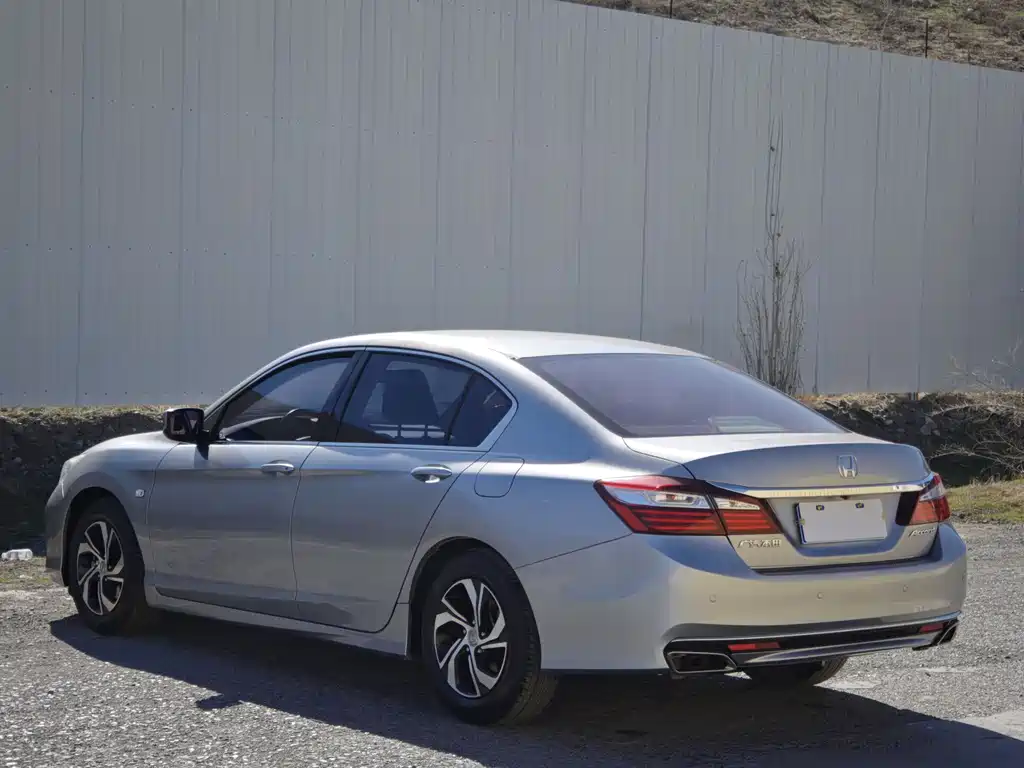 Honda Accord 2018 — фото 6