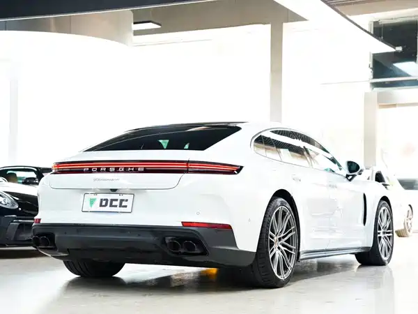 Porsche Panamera 2024
