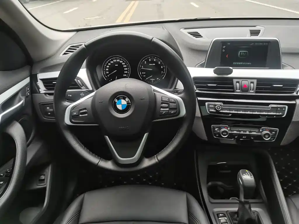 BMW X1 2018 — фото 20
