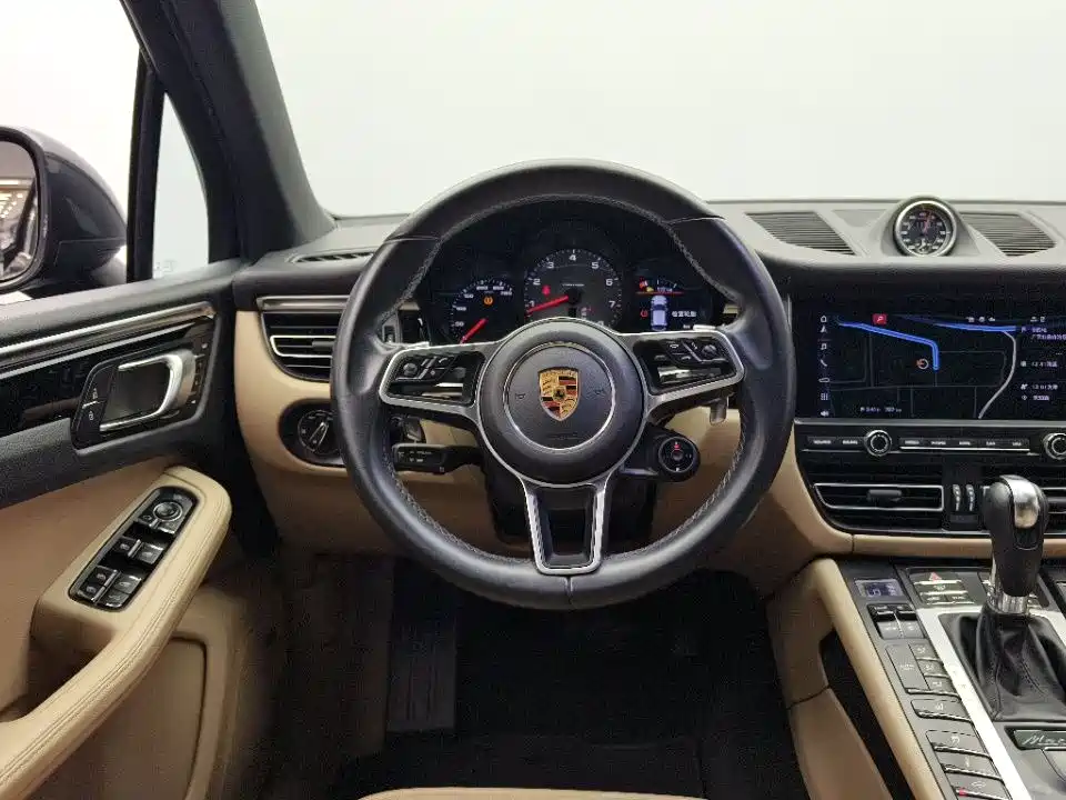 Porsche Macan 2021 — фото 10