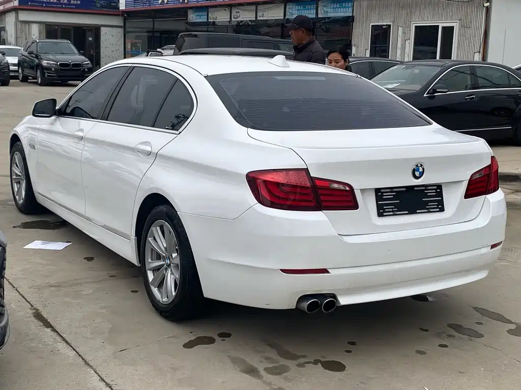 BMW 5 Series 2012 — фото 15