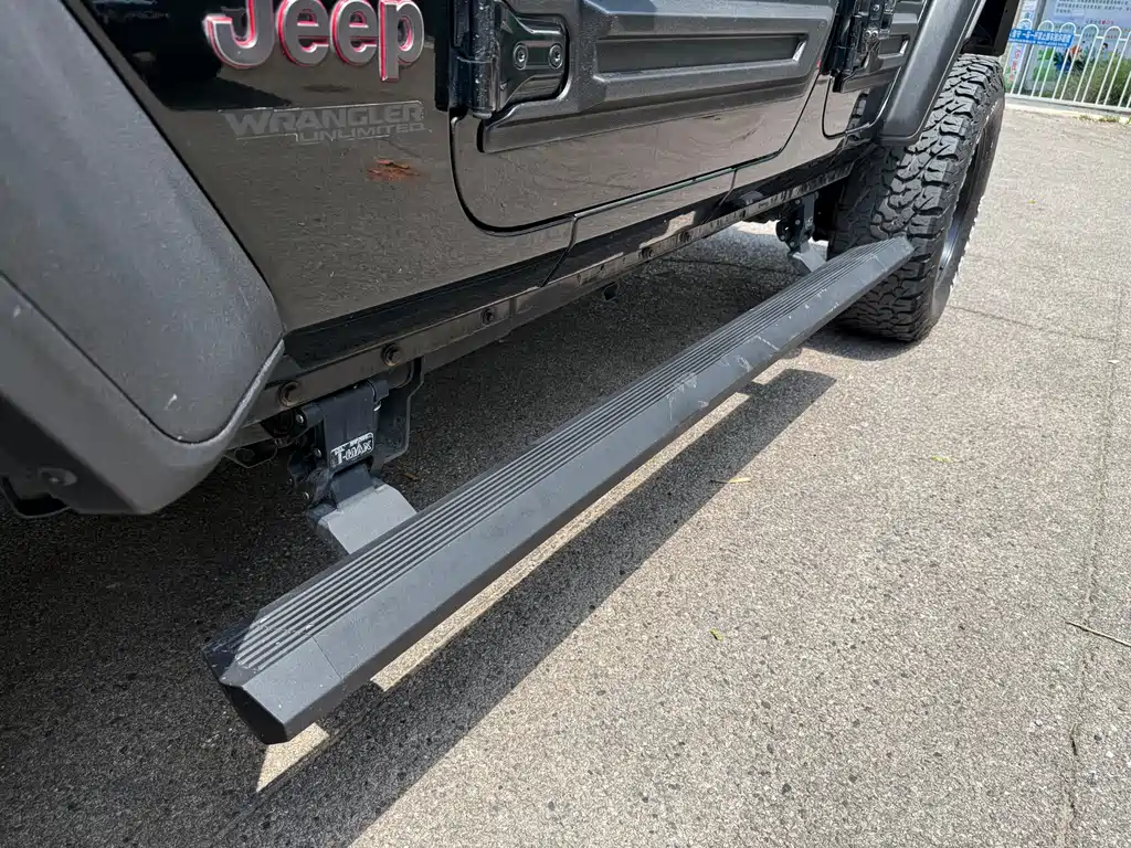 Jeep Wrangler 2018 — фото 26