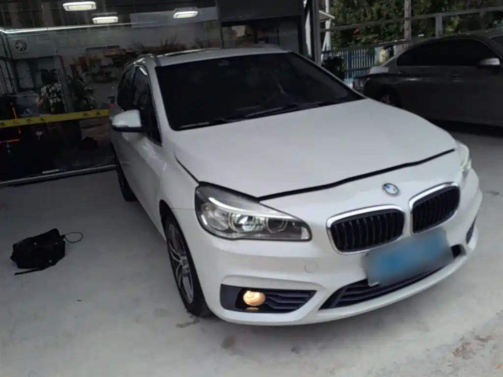 BMW 2 Series Active Tourer 2015 — фото 4