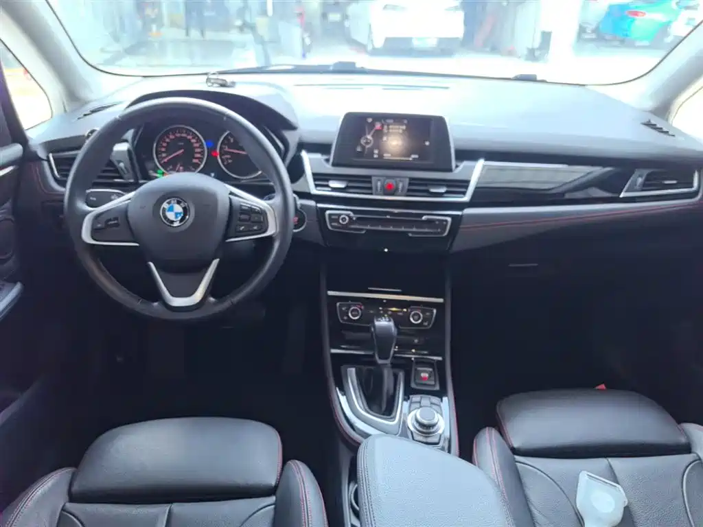BMW 2 Series Active Tourer 2015 — фото 10