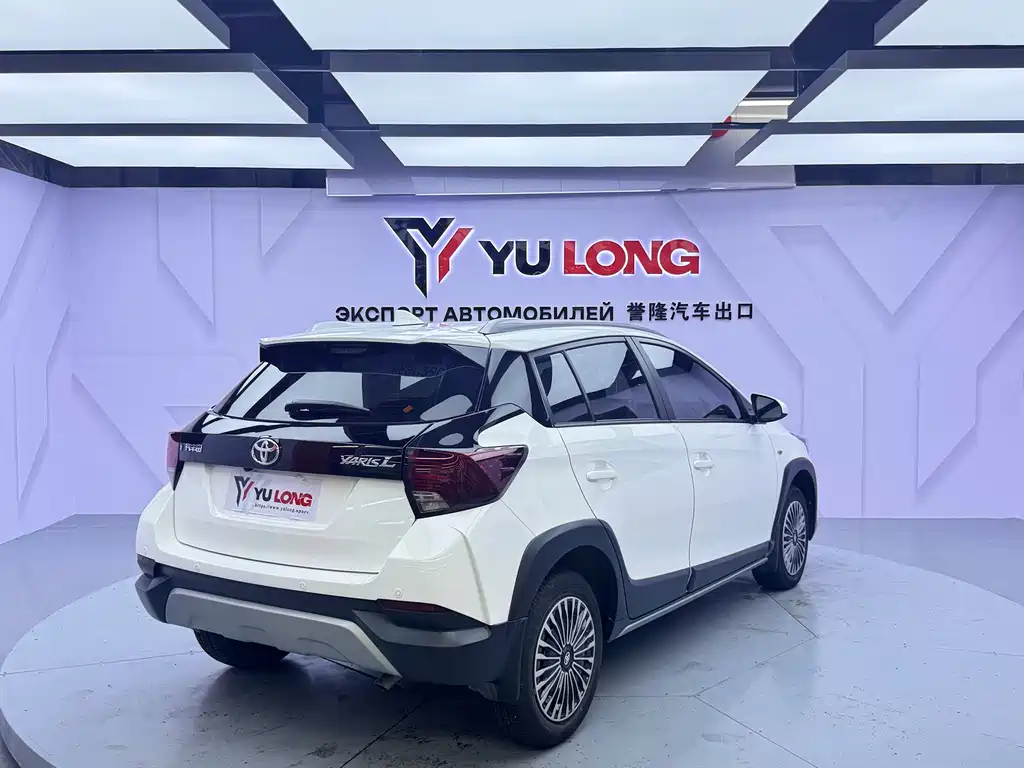 Toyota Yaris L 2022