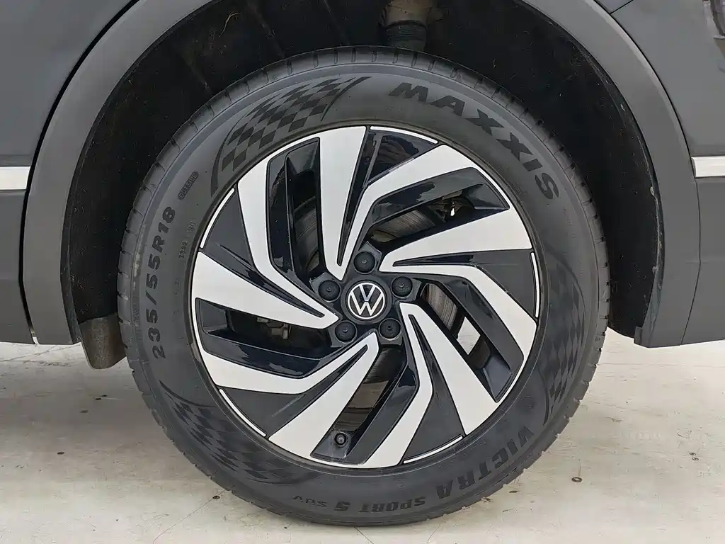 Volkswagen Tiguan L 2023 — фото 16