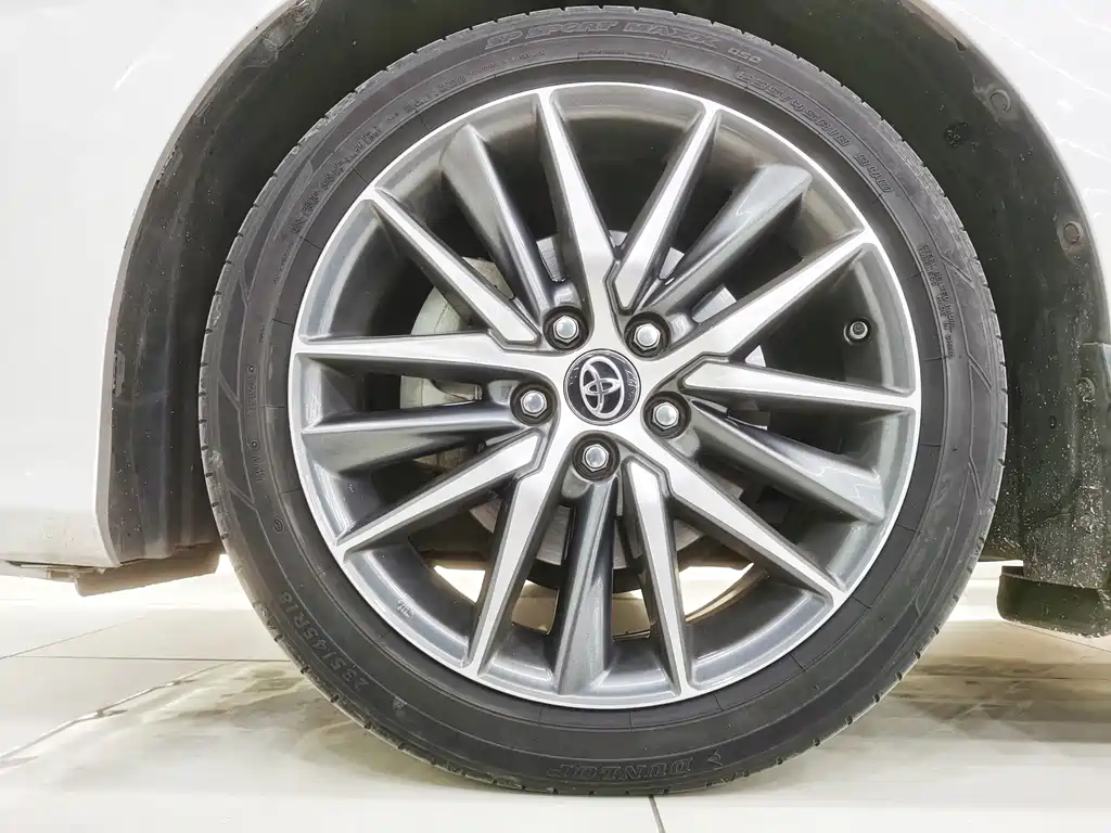 Toyota Camry 2022 — фото 12