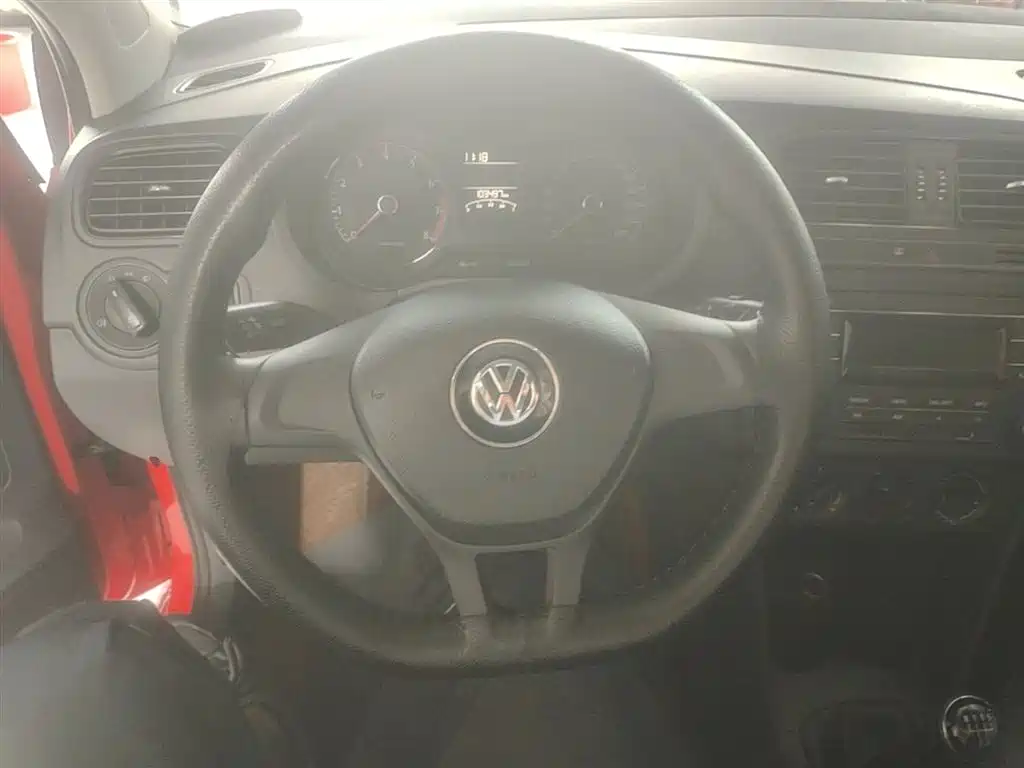 Volkswagen Polo 2015 — фото 11