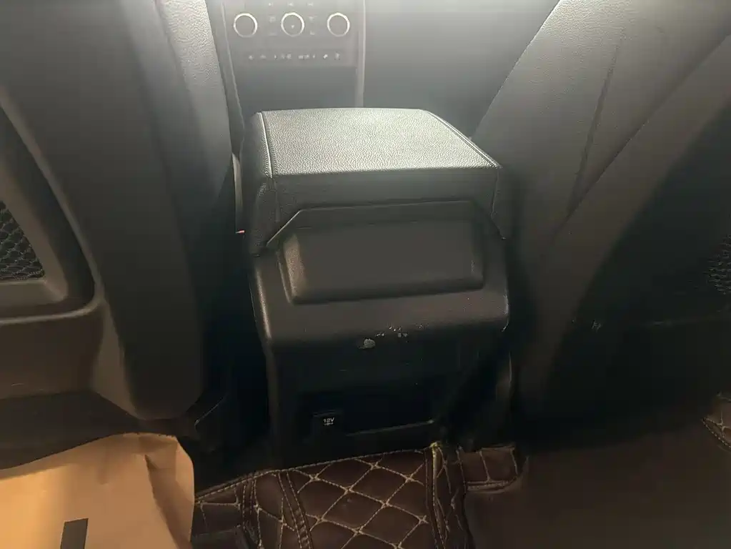 Land Rover Discovery Sport 2018 — фото 4