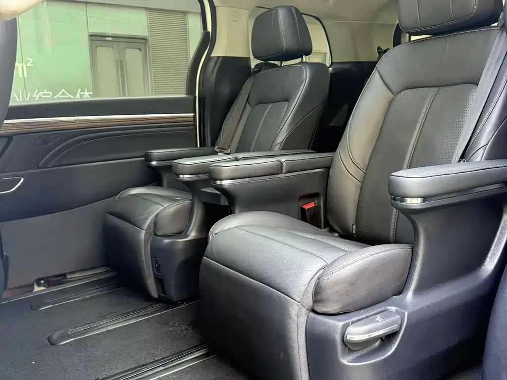 GAC Motor Trumpchi M8 2022 — фото 8