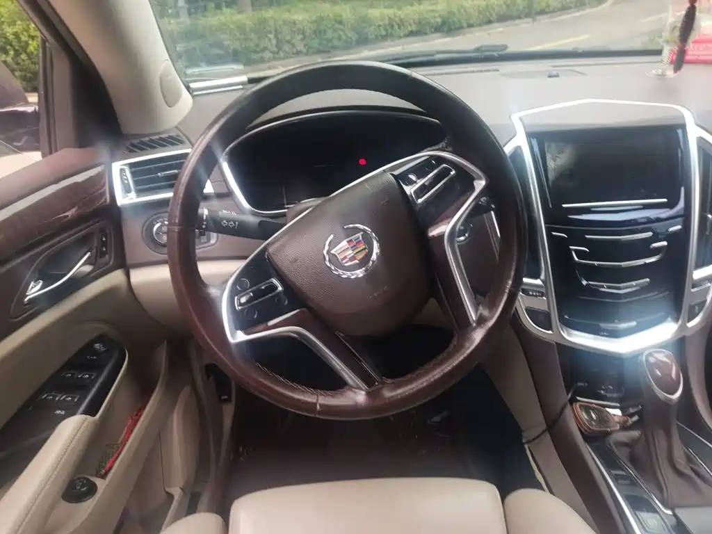 Cadillac SRX 2015 — фото 11