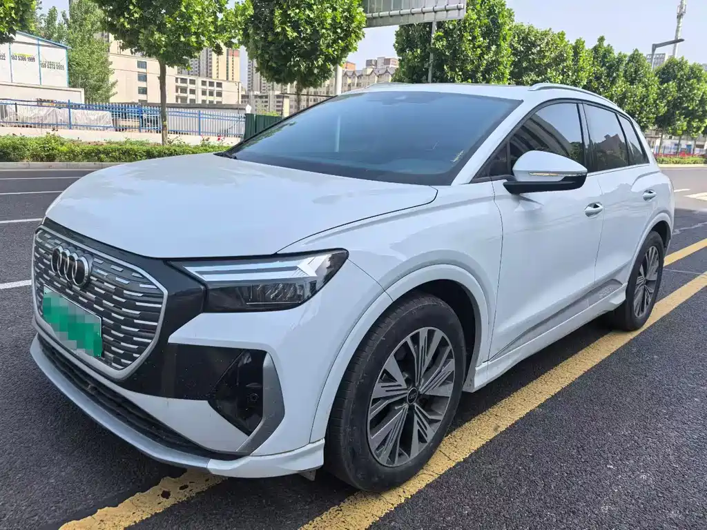 Audi Q4 e-tron 2024