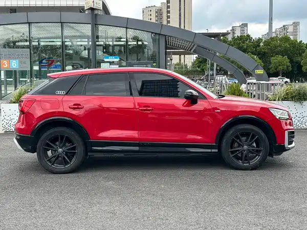 Audi Q2L 2020