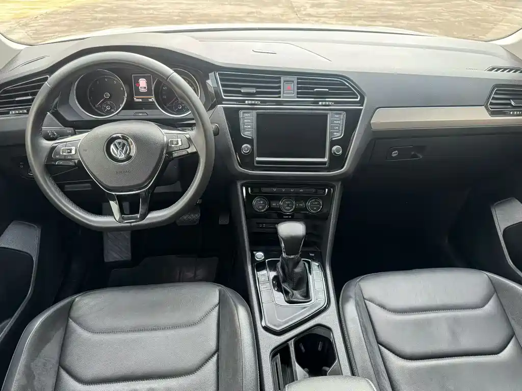 Volkswagen Tiguan L 2018 — фото 5