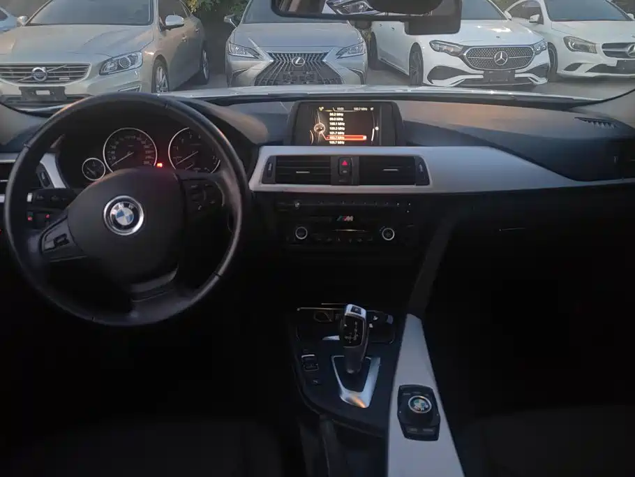 BMW 3 Series 2015 — фото 12