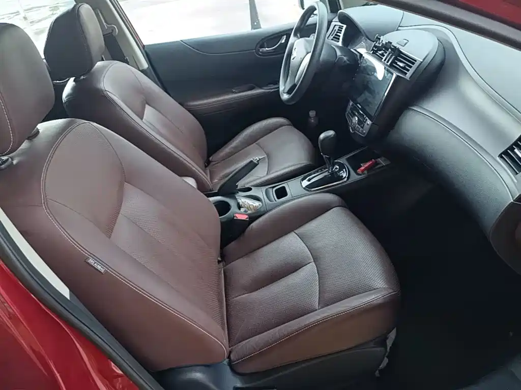 Nissan Tiida 2015 — фото 25