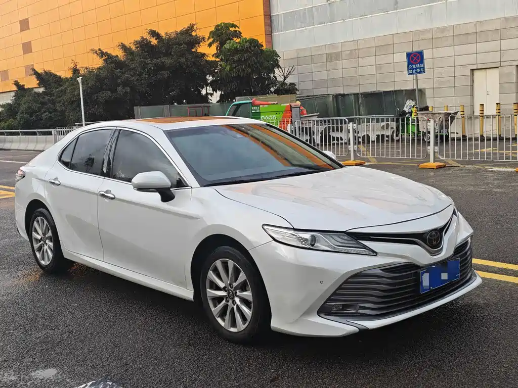 Toyota Camry 2020 — фото 3