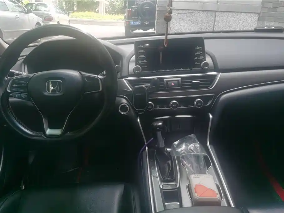 Honda Accord 2019 — фото 12