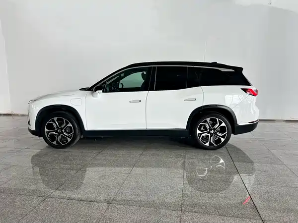 NIO ES8 2020