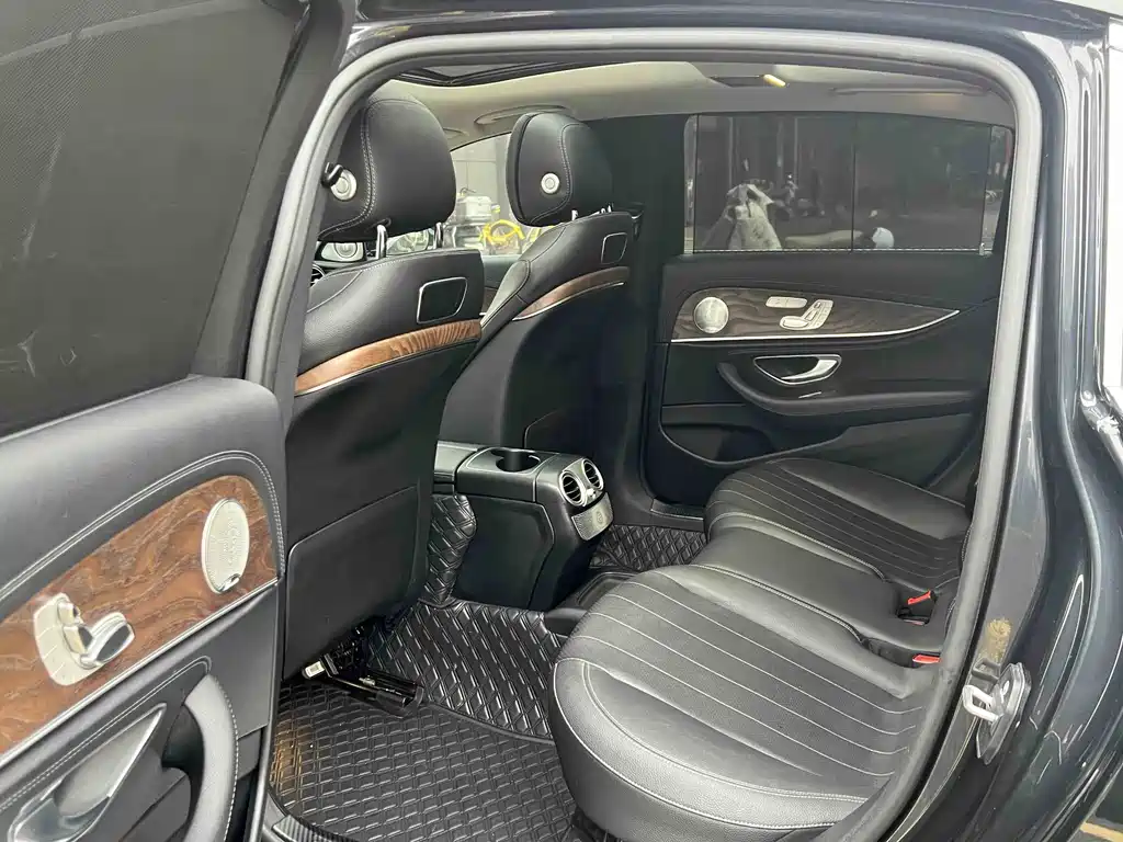 Mercedes-Benz E-Class 2019 — фото 5