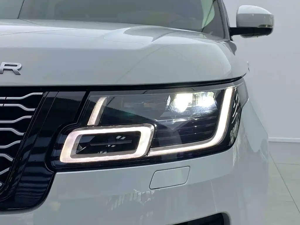 Land Rover Range Rover 2021 — фото 31