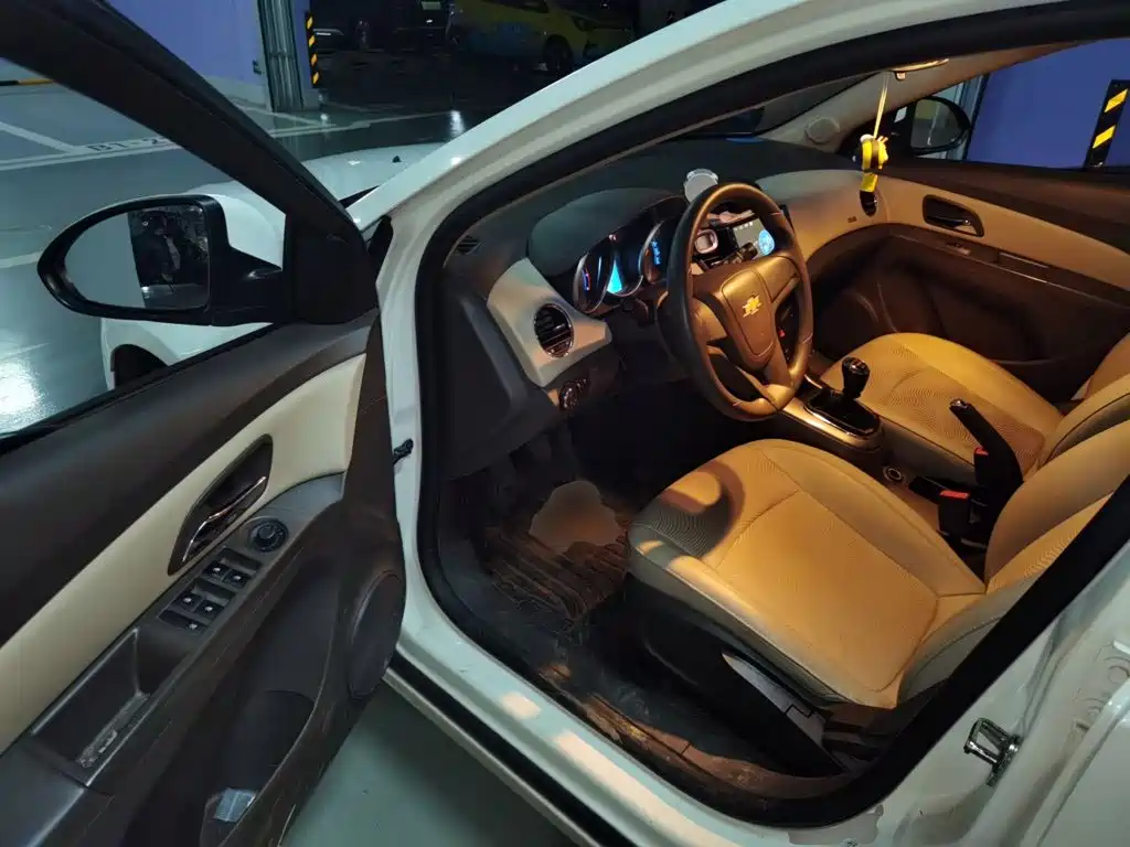 Chevrolet Cruze 2015 — фото 17