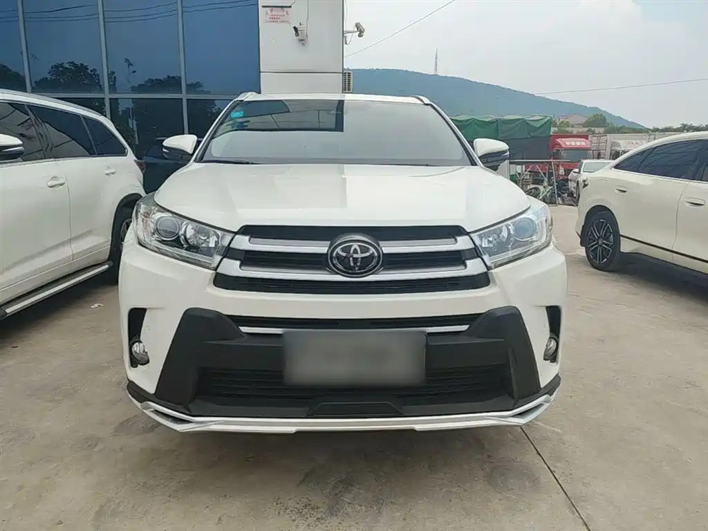 Toyota Highlander 2018 — фото 3