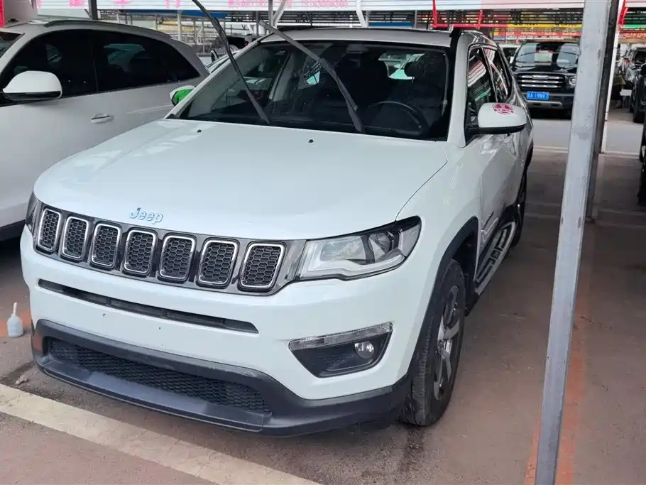 Jeep Compass 2017 — фото 1