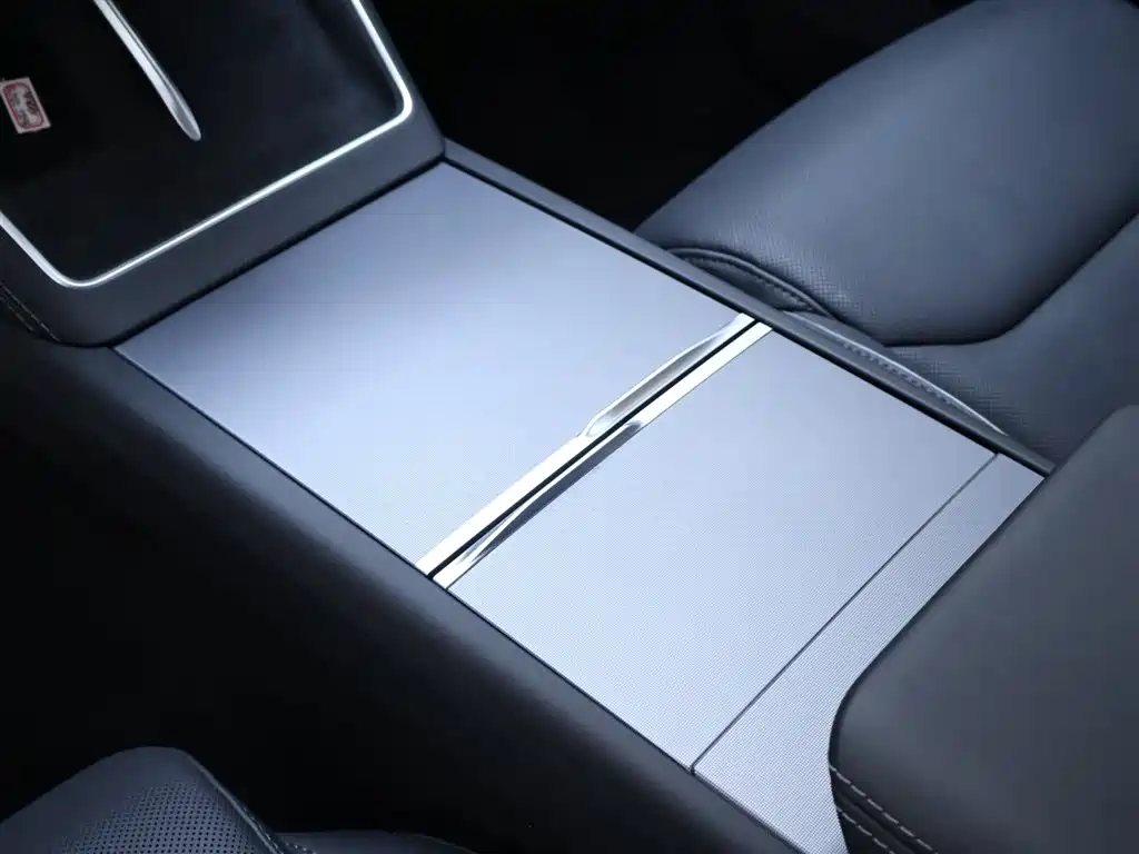 Tesla Model Y L 2025 — фото 12
