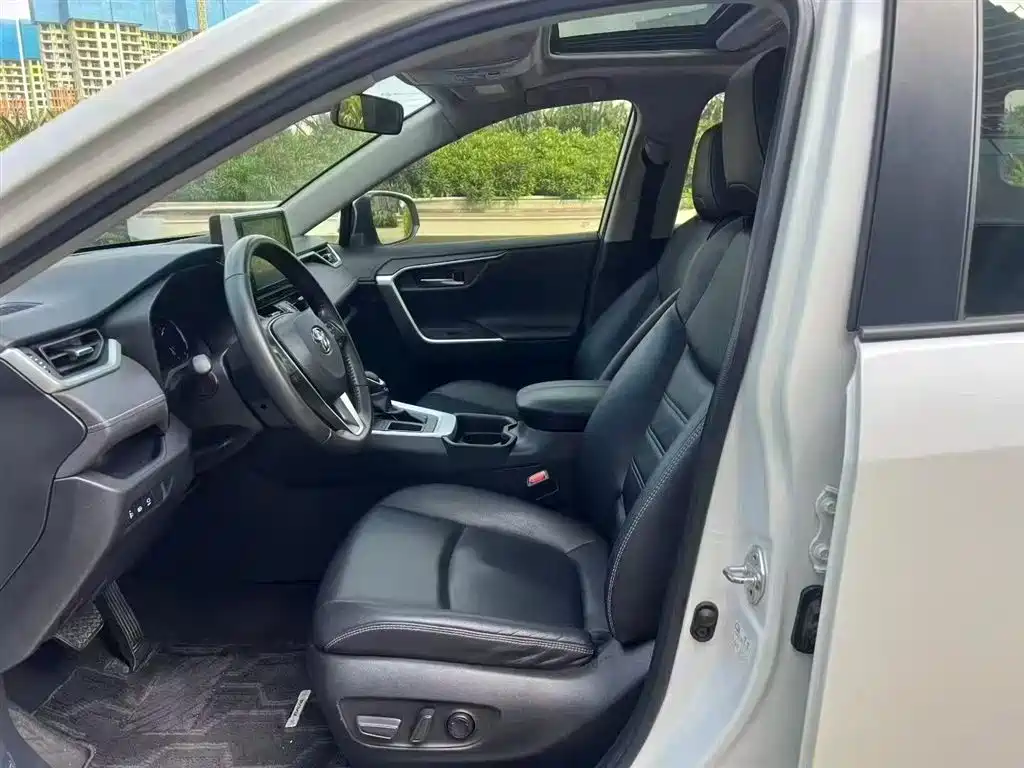 Toyota RAV4 2021