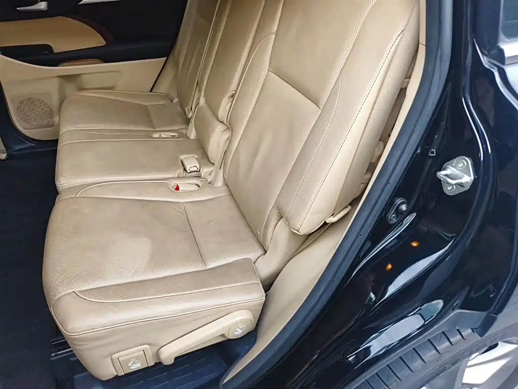 Toyota Highlander 2017 — фото 13