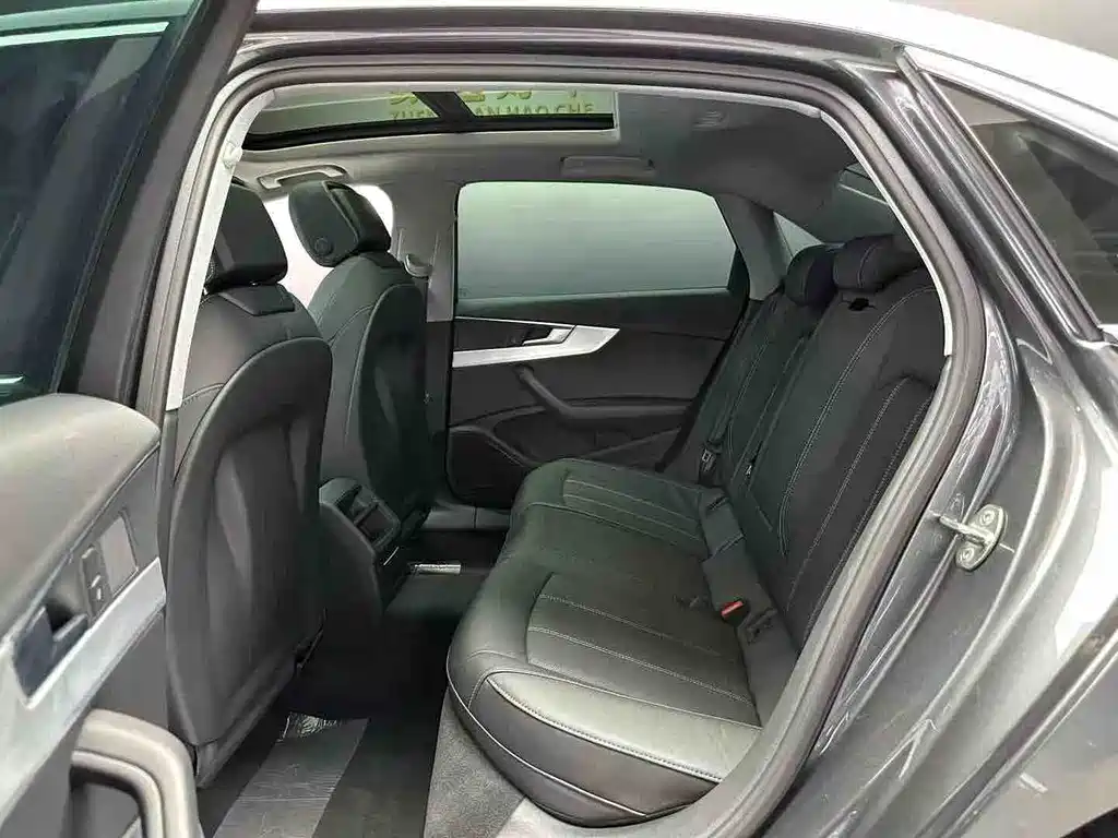 Audi A4L 2021