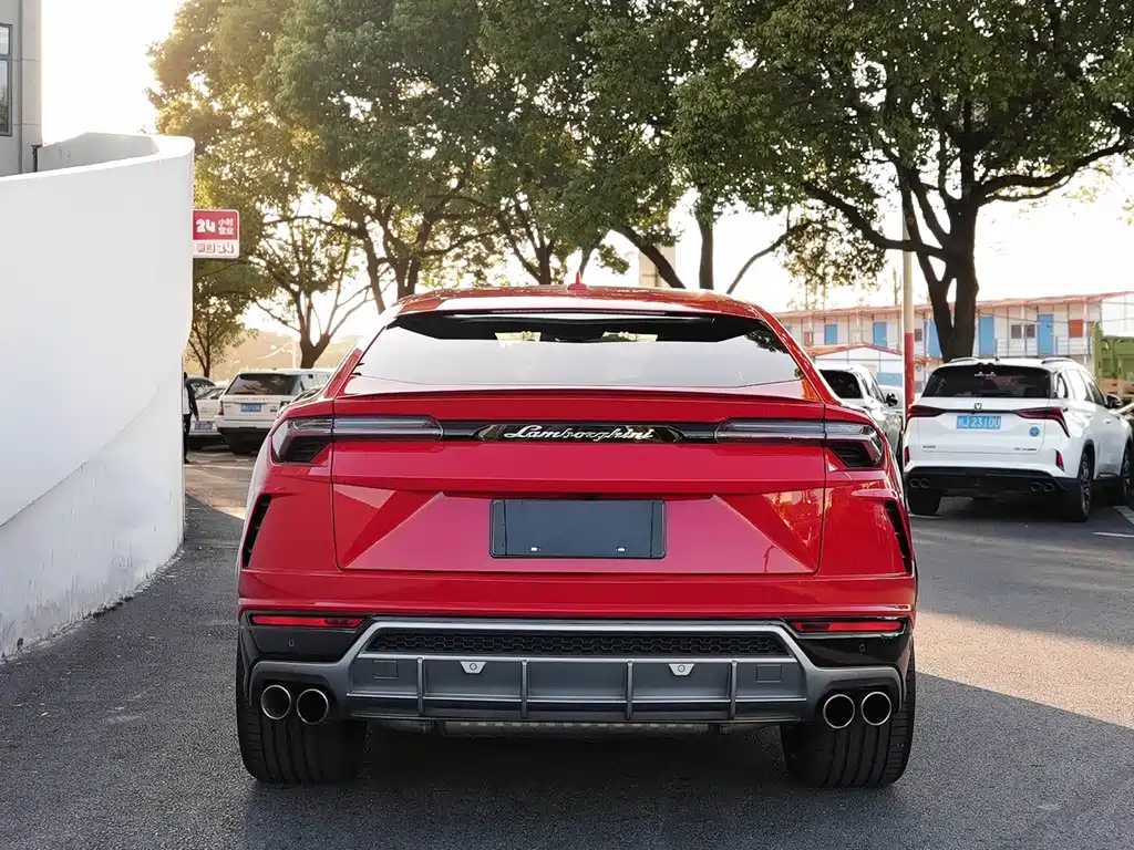 Lamborghini Urus 2020 — фото 6