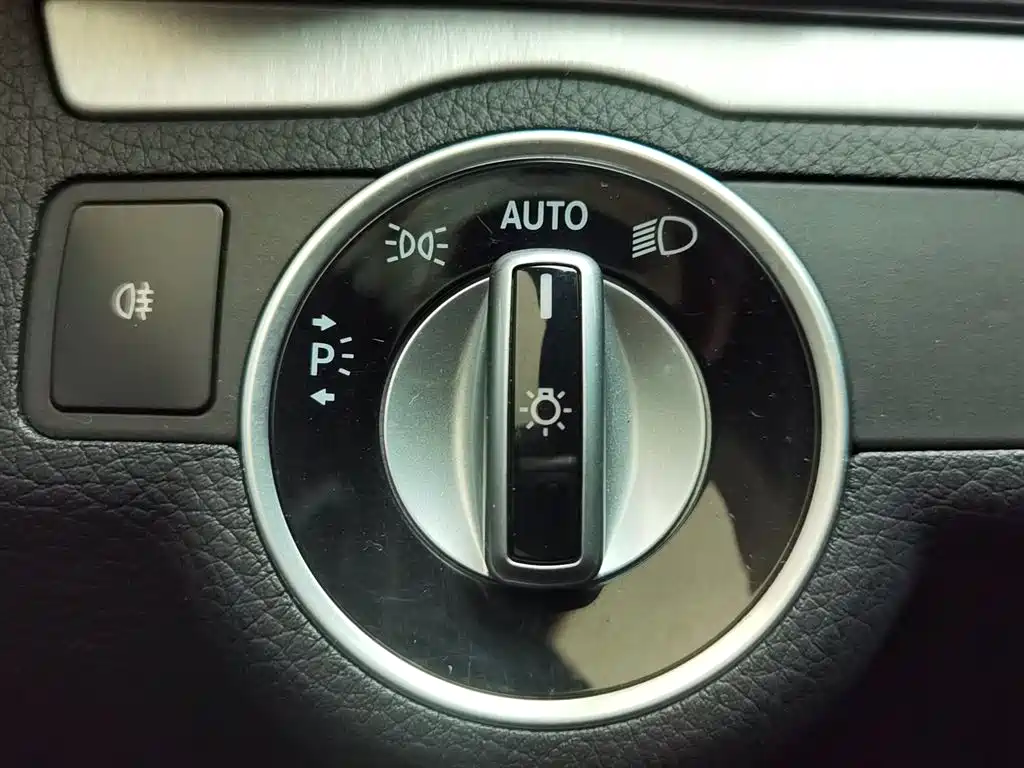 Mercedes-Benz E-Class 2014 — фото 21