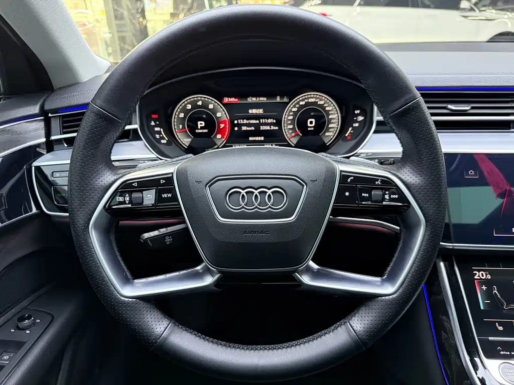 Audi A8 2021 — фото 10