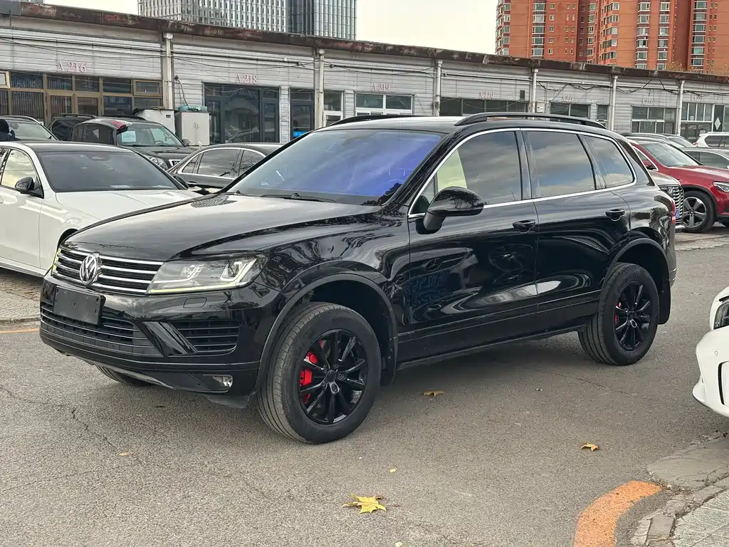 Volkswagen Touareg 2017 — фото 1