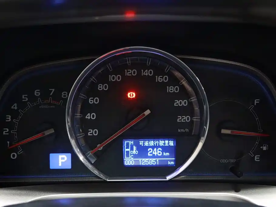 Toyota RAV4 2015 — фото 8