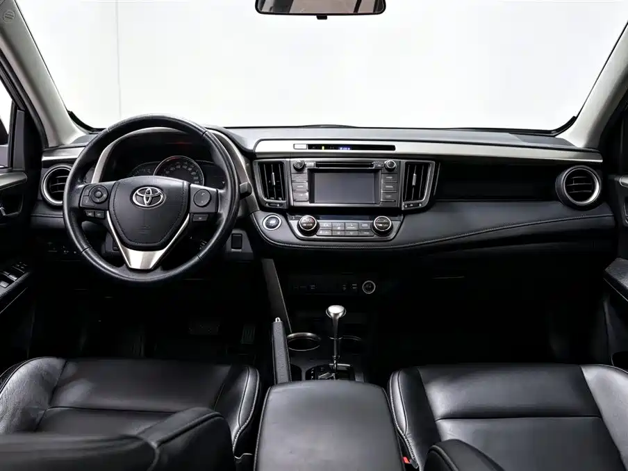 Toyota RAV4 2015 — фото 9