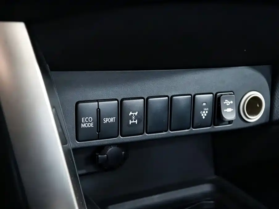 Toyota RAV4 2015 — фото 11