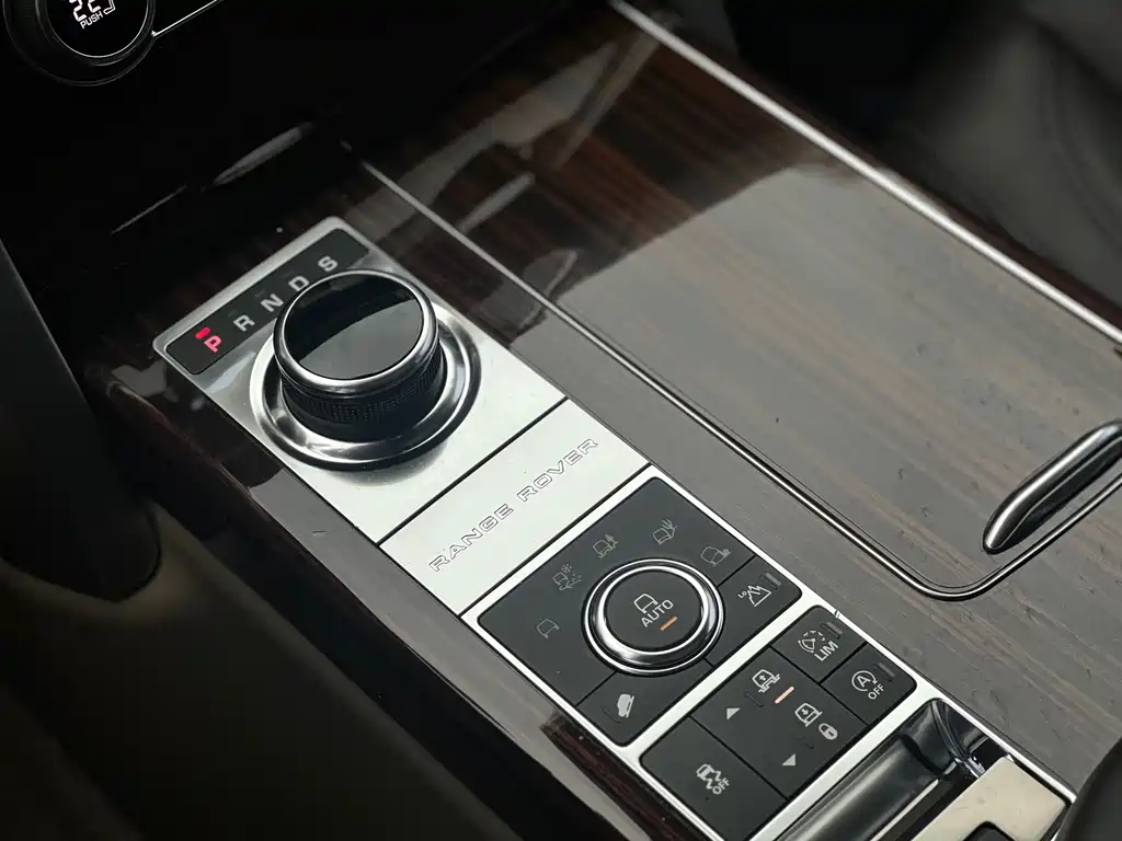Land Rover Range Rover 2019 — фото 13