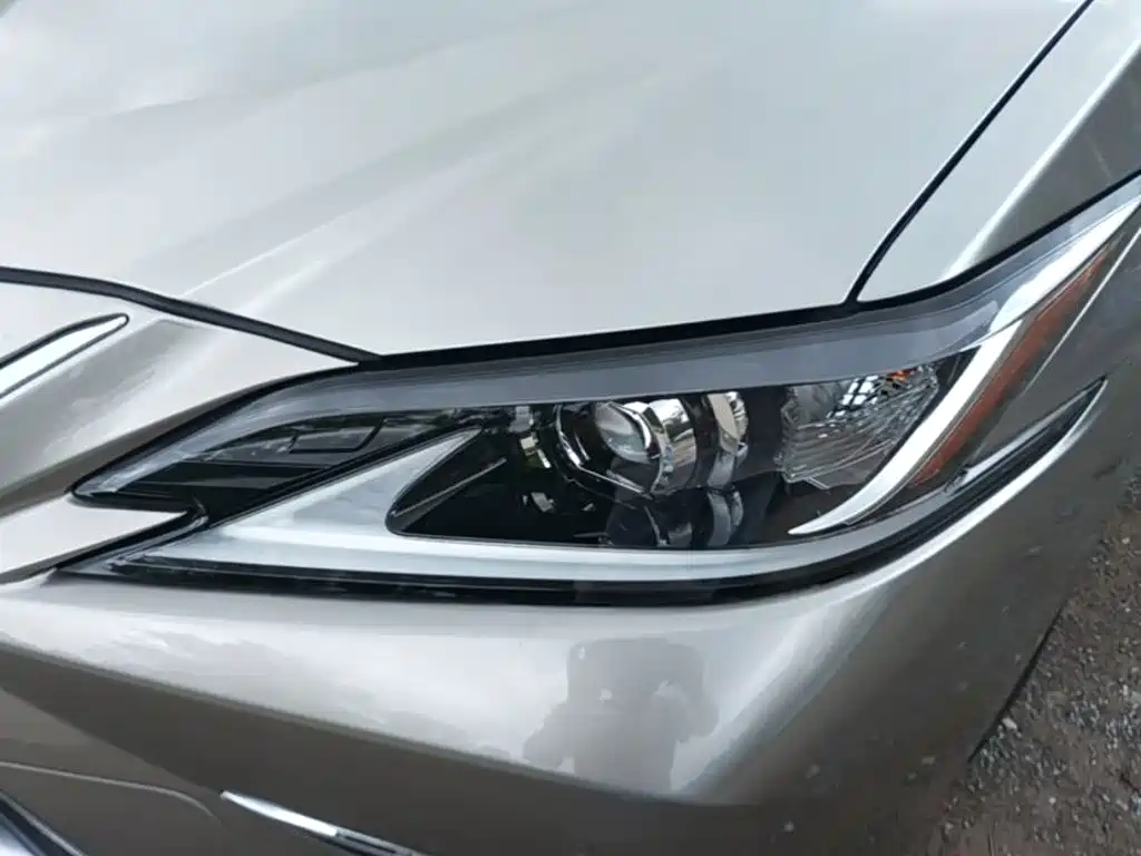 Lexus ES 2022 — фото 24