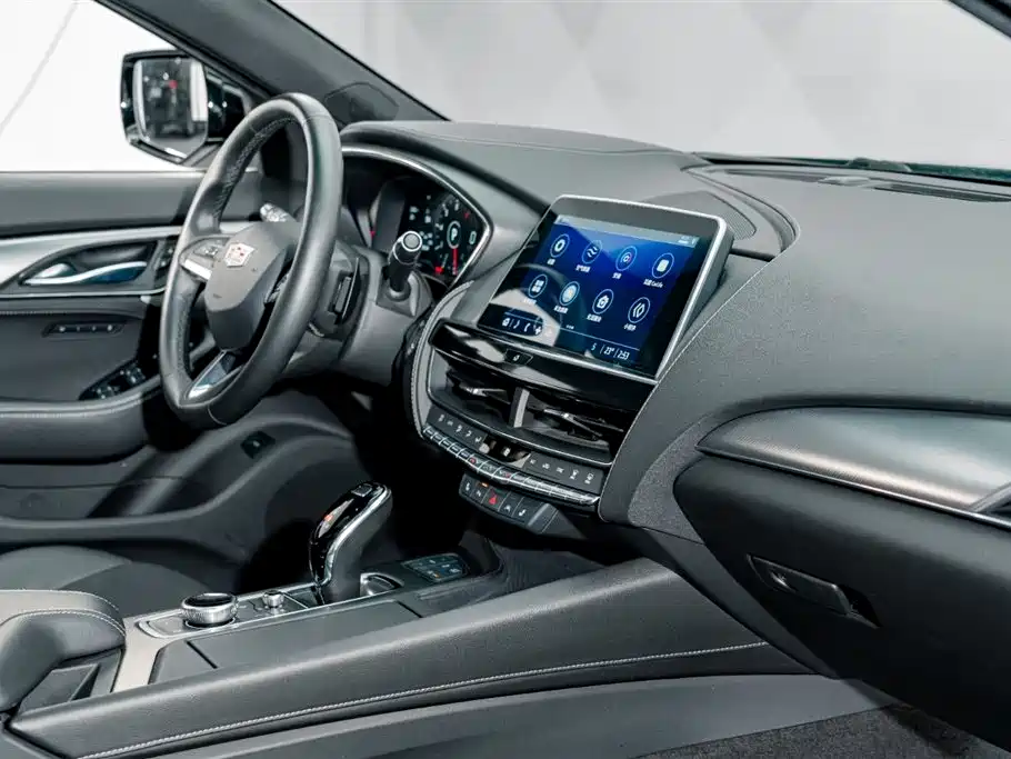 Cadillac CT5 2022 — фото 18