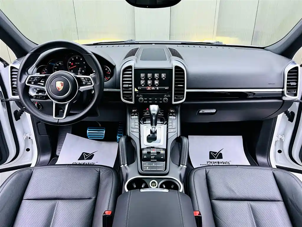 Porsche Cayenne 2017 — фото 9