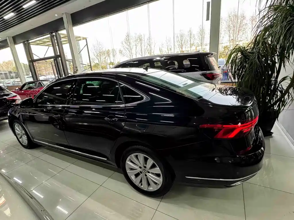 Volkswagen Passat 2019 — фото 9
