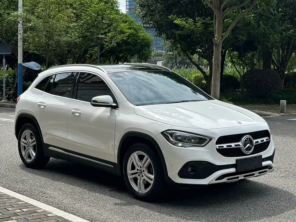 Mercedes-Benz GLA 2021