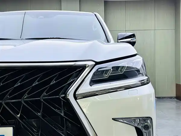 Lexus LX 2019