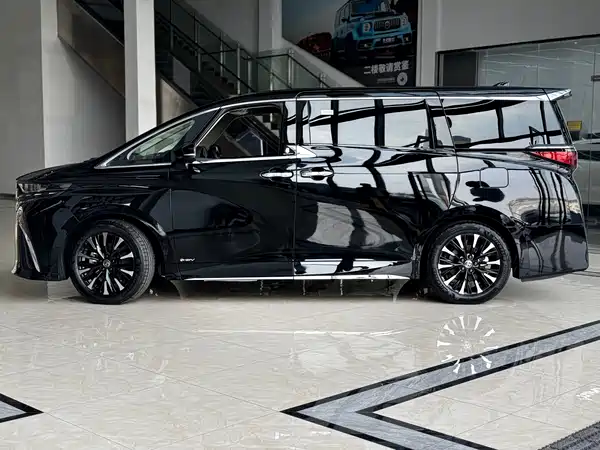 Toyota Alphard 2023